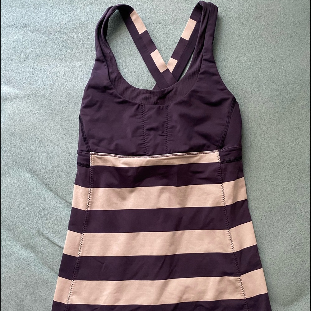 Lululemon running cross back tank w/ built in bra